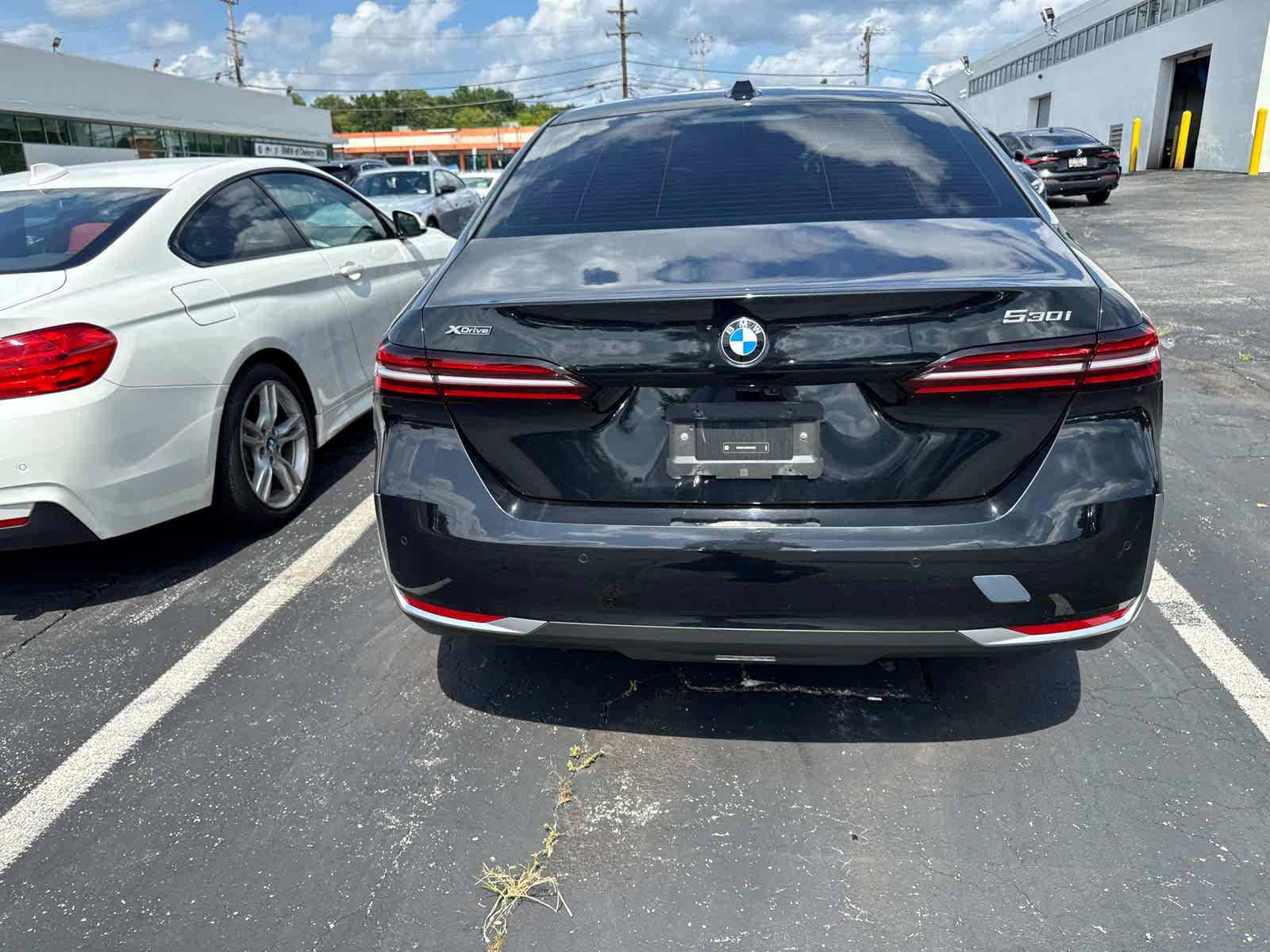Used 2024 BMW 530i xDrive w/ Premium Package AWD/4WD image 6