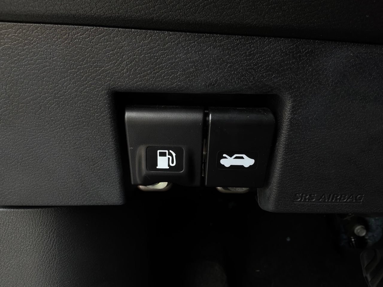 Used 2025 Nissan Versa SV FWD image 23