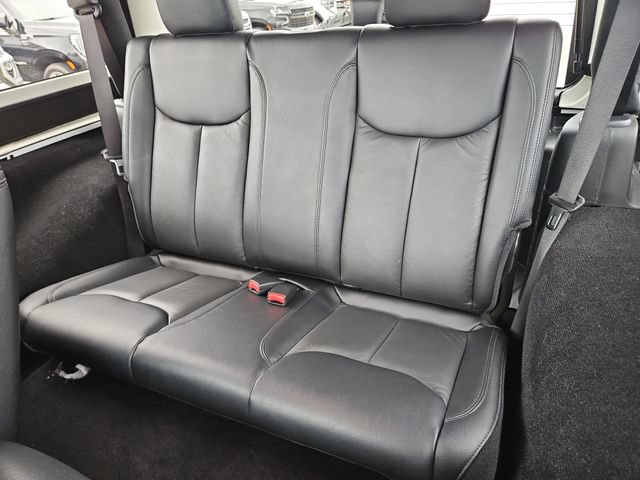 Used 2017 Jeep Wrangler Sahara AWD/4WD image 17