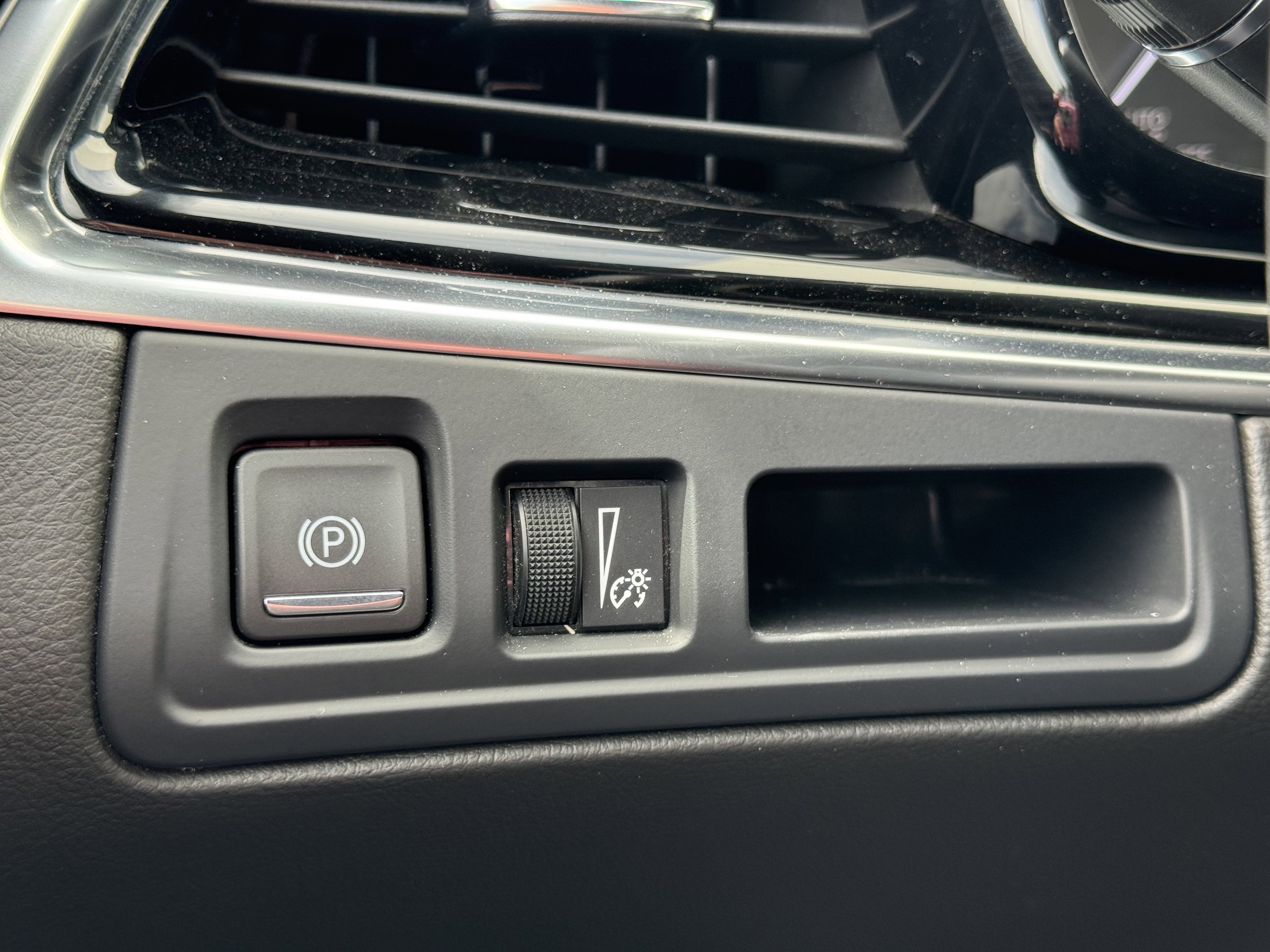 Certified 2024 Cadillac XT6 Premium Luxury image 29