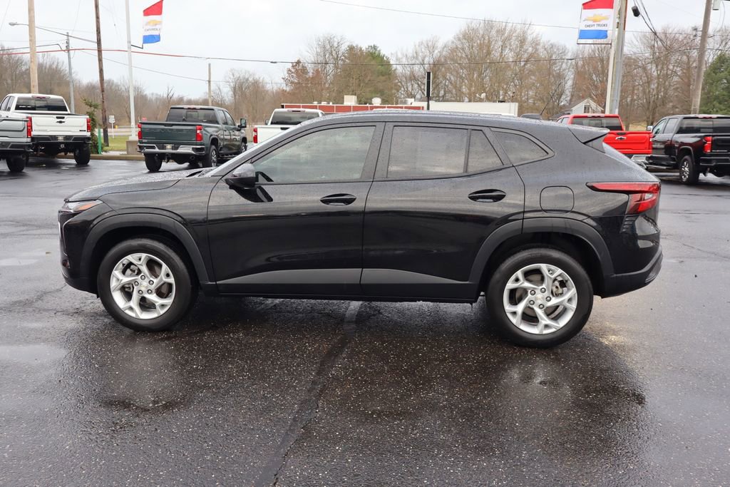 Used 2024 Chevrolet Trax LS w/ LS Convenience Package image 25