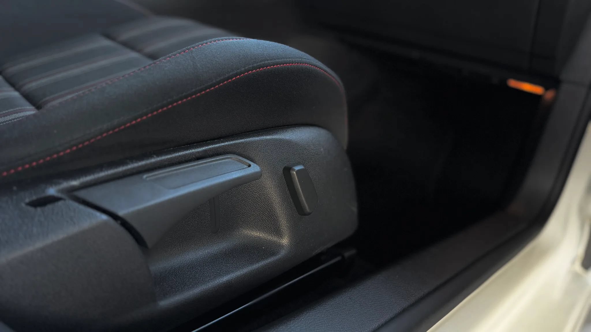 Used 2011 Volkswagen GTI 4-Door FWD image 64
