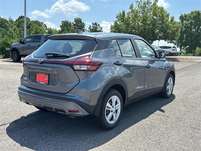 New 2025 Nissan Kicks Play S image 4