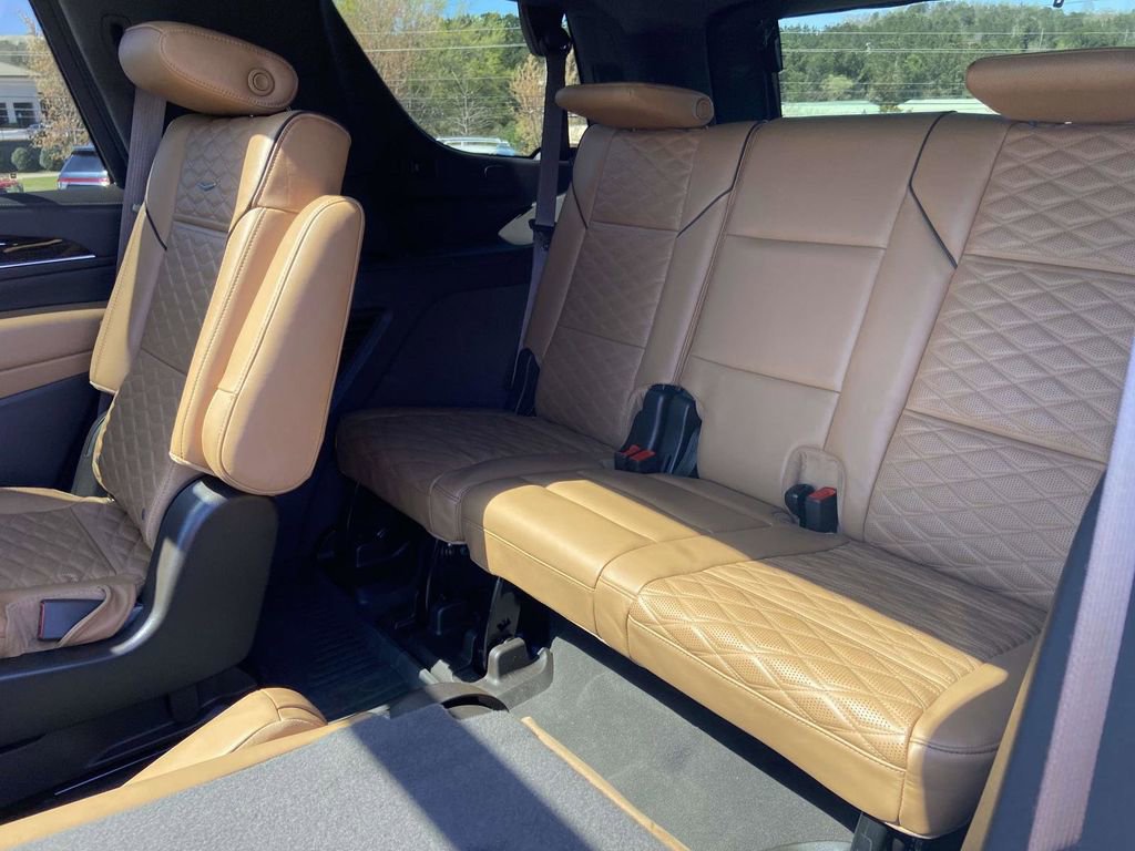 Used 2023 Cadillac Escalade Premium Luxury AWD/4WD image 20