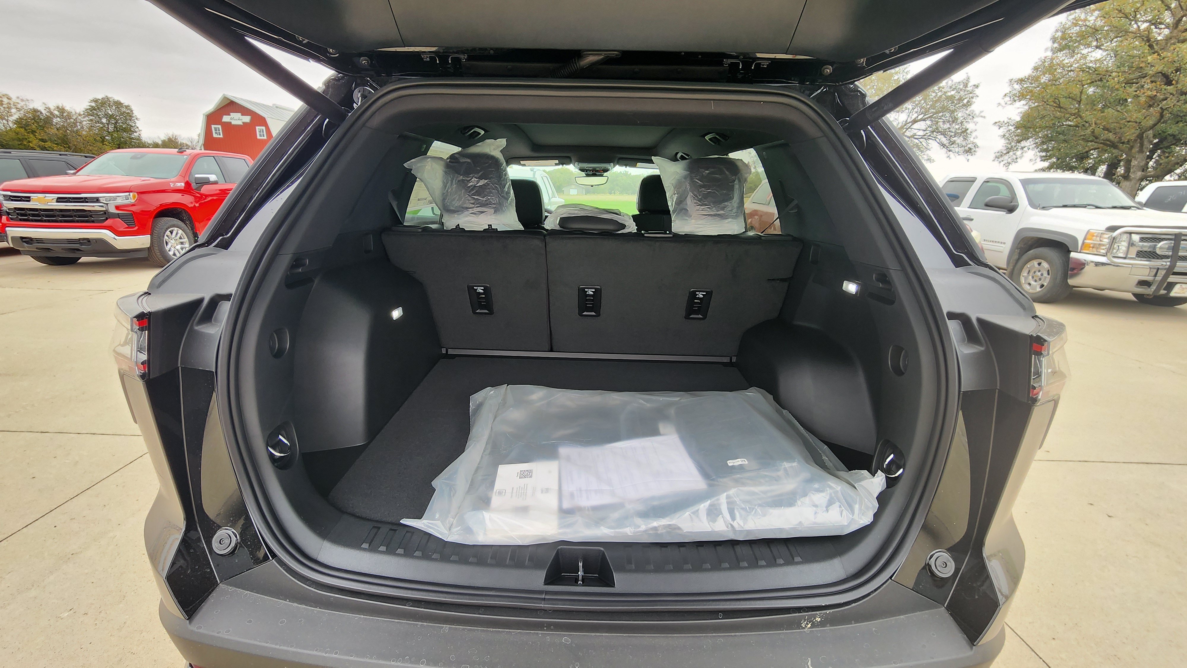 New 2027 Chevrolet Equinox RS w/ Safety and Technology Package AWD/4WD image 16