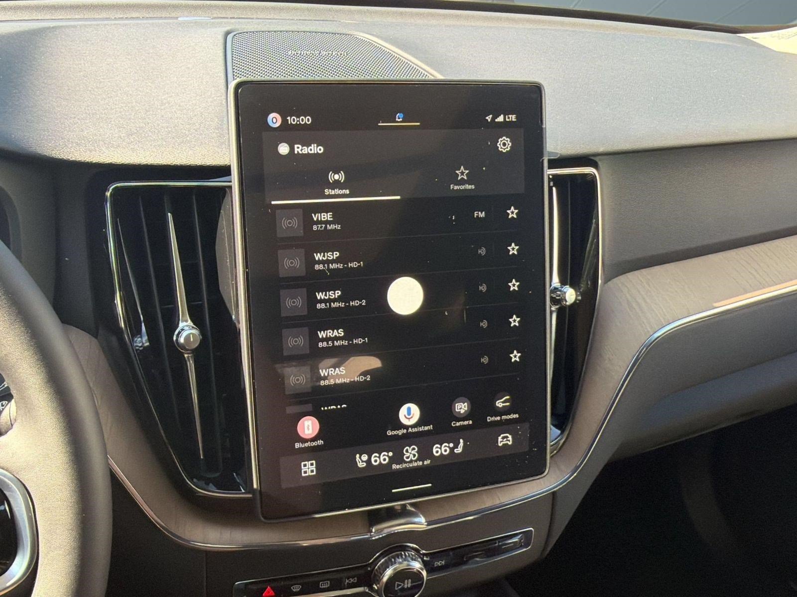 New 2027 Volvo XC60 B5 Plus AWD/4WD image 19