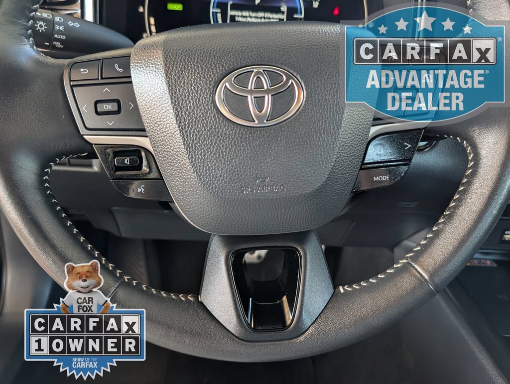 Used 2025 Toyota Camry SE FWD image 5