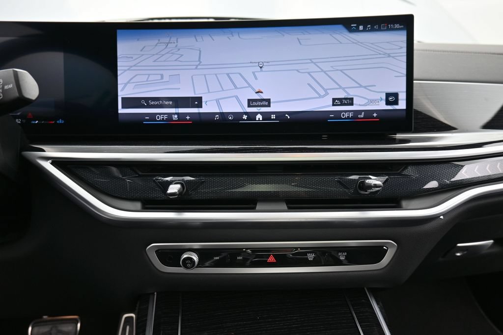 Used 2026 BMW X7 xDrive40i w/ M Sport Package AWD/4WD image 14