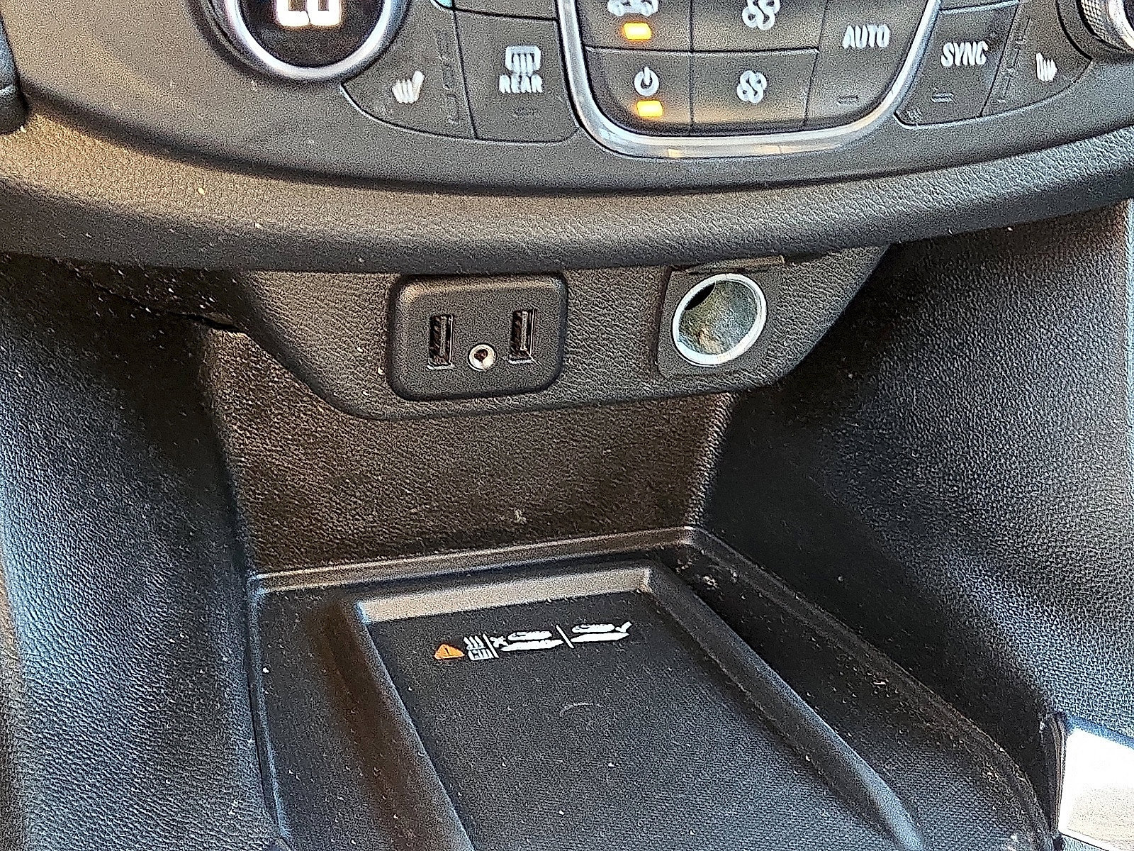Used 2023 Chevrolet Traverse LT FWD image 31