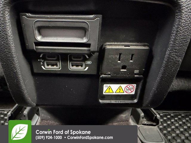 Used 2019 Jeep Cherokee Latitude Plus w/ Comfort/Convenience Group AWD/4WD image 13