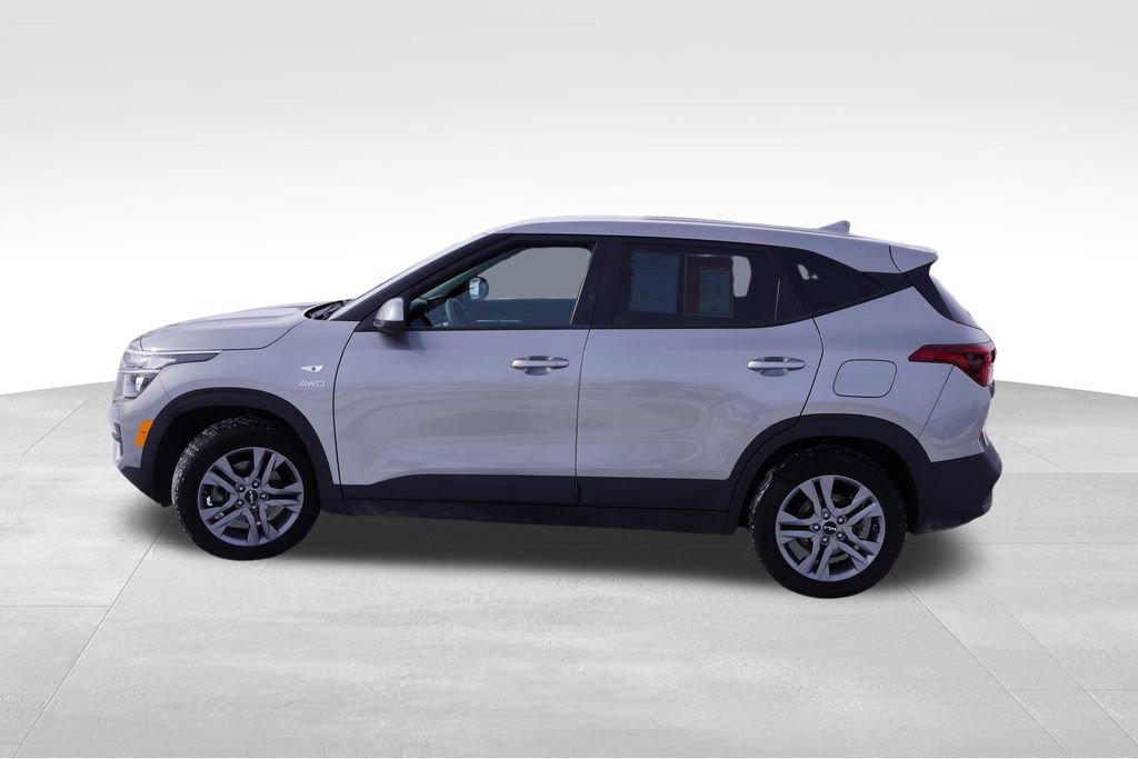 Used 2023 Kia Seltos LX image 9