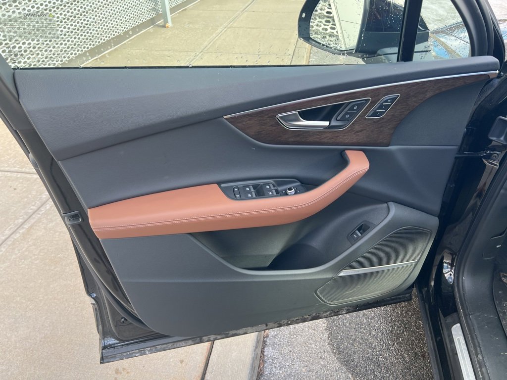 Used 2025 Audi Q7 3.0T Premium Plus w/ Premium Plus Package image 54