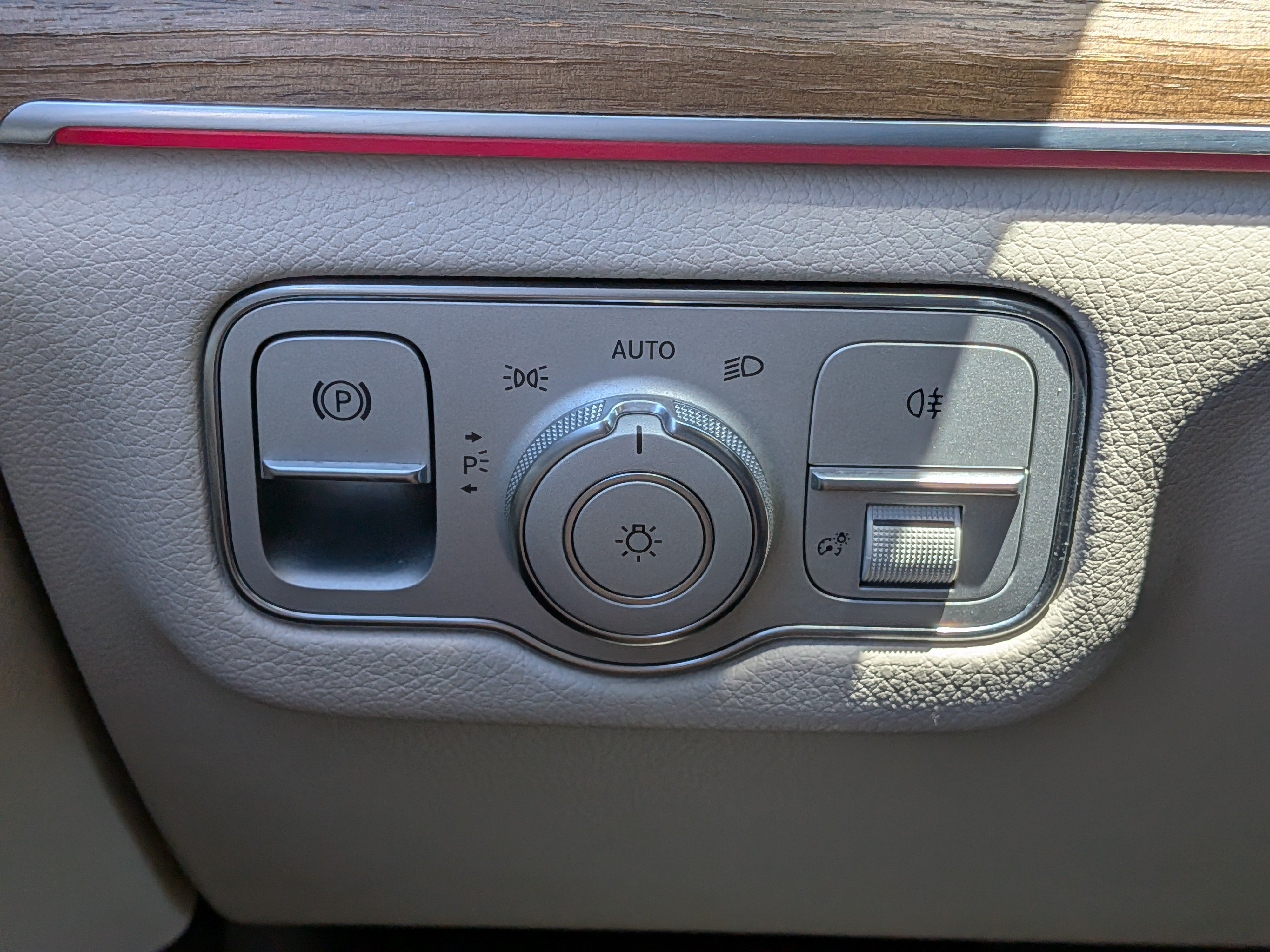 Used 2022 Mercedes-Benz GLE 350 w/ Premium Package image 23