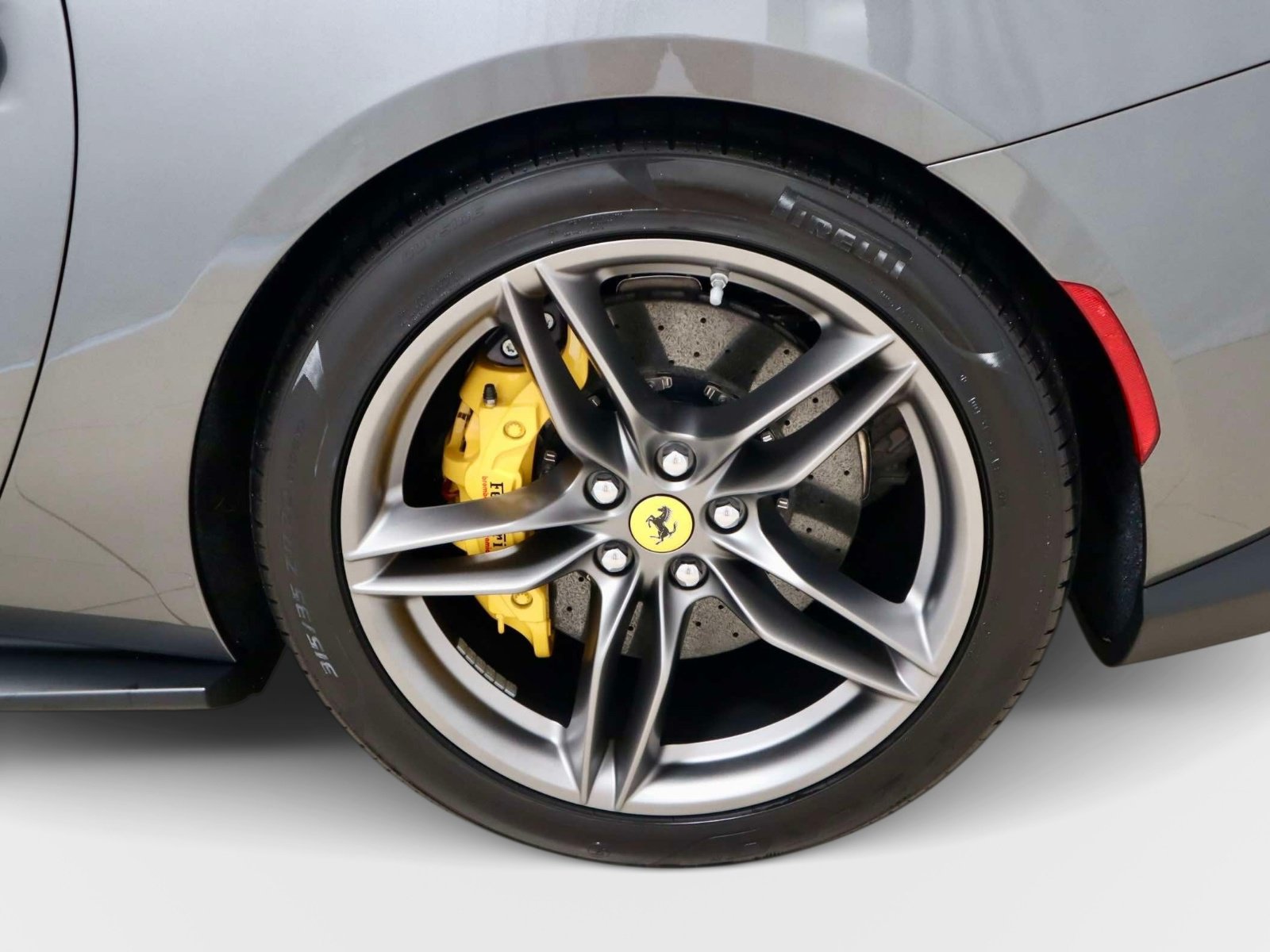Used 2018 Ferrari 488 Spider RWD image 50