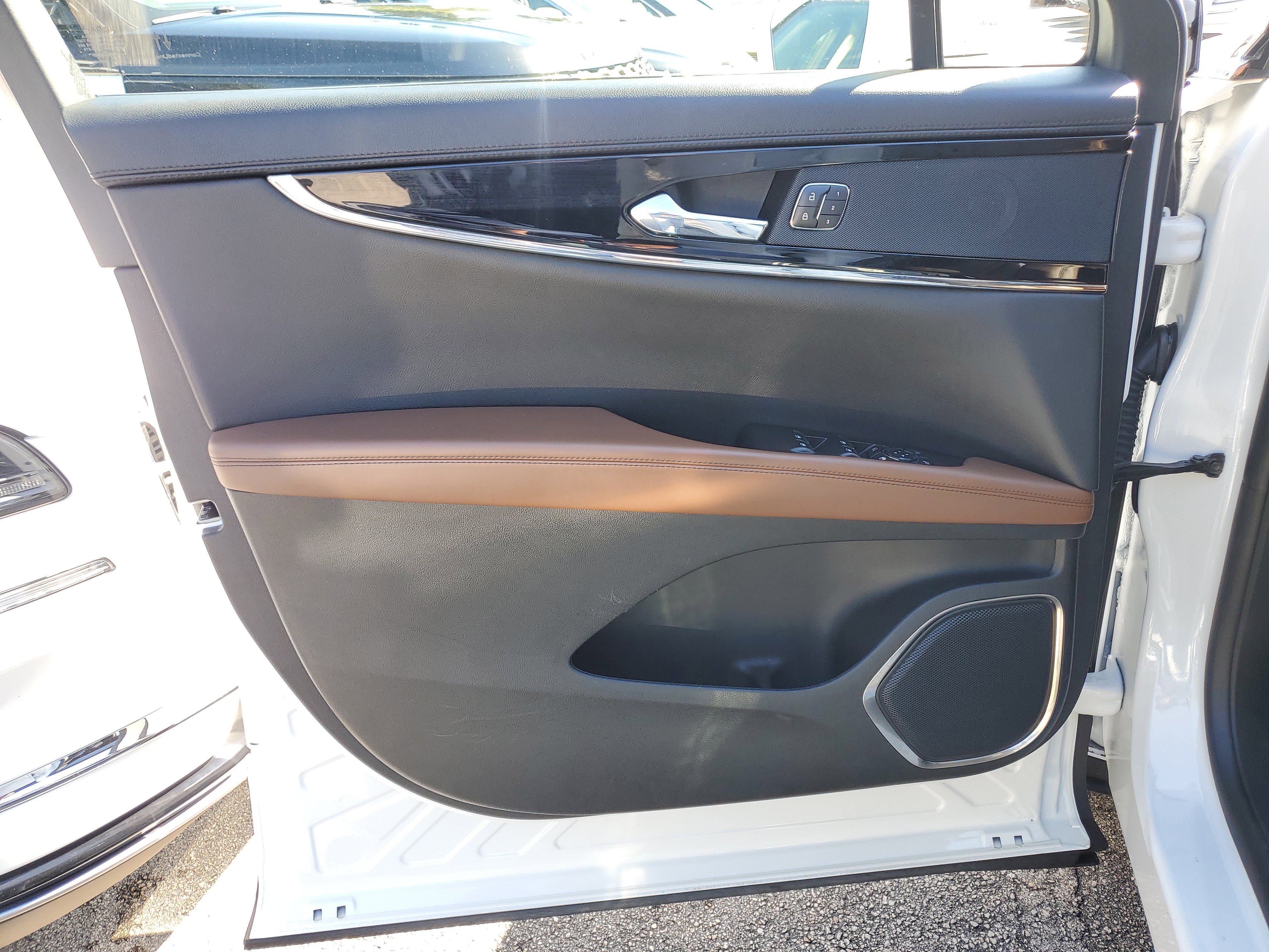 Certified 2023 Lincoln Nautilus Reserve image 16