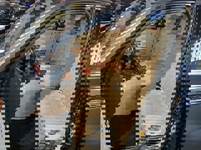 Used 2011 Rolls-Royce Ghost image 16