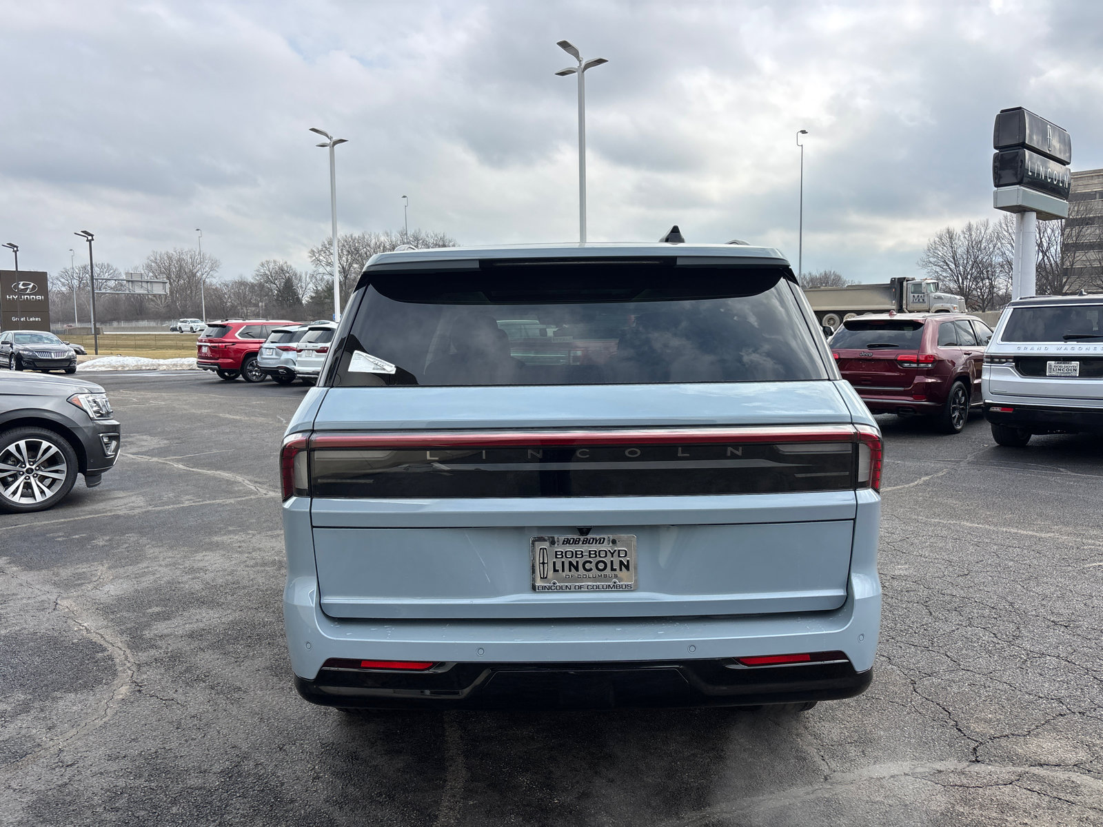 New 2026 Lincoln Navigator Reserve w/ Jet Appearance Package AWD/4WD image 6