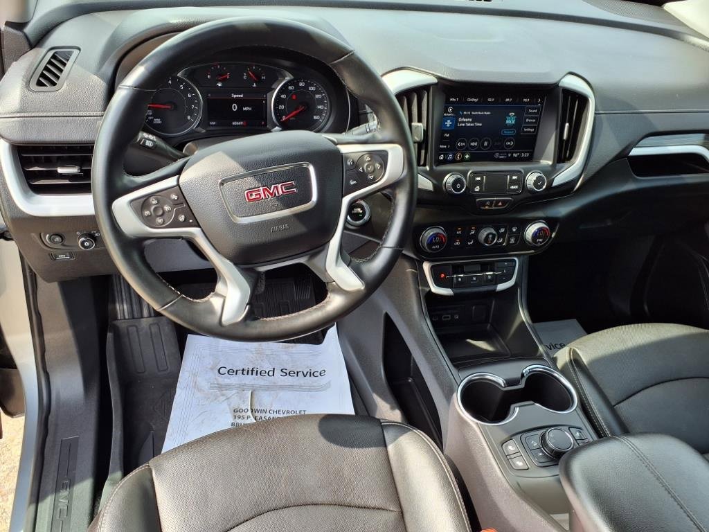 Used 2023 GMC Terrain SLT w/ Elevation Edition image 15