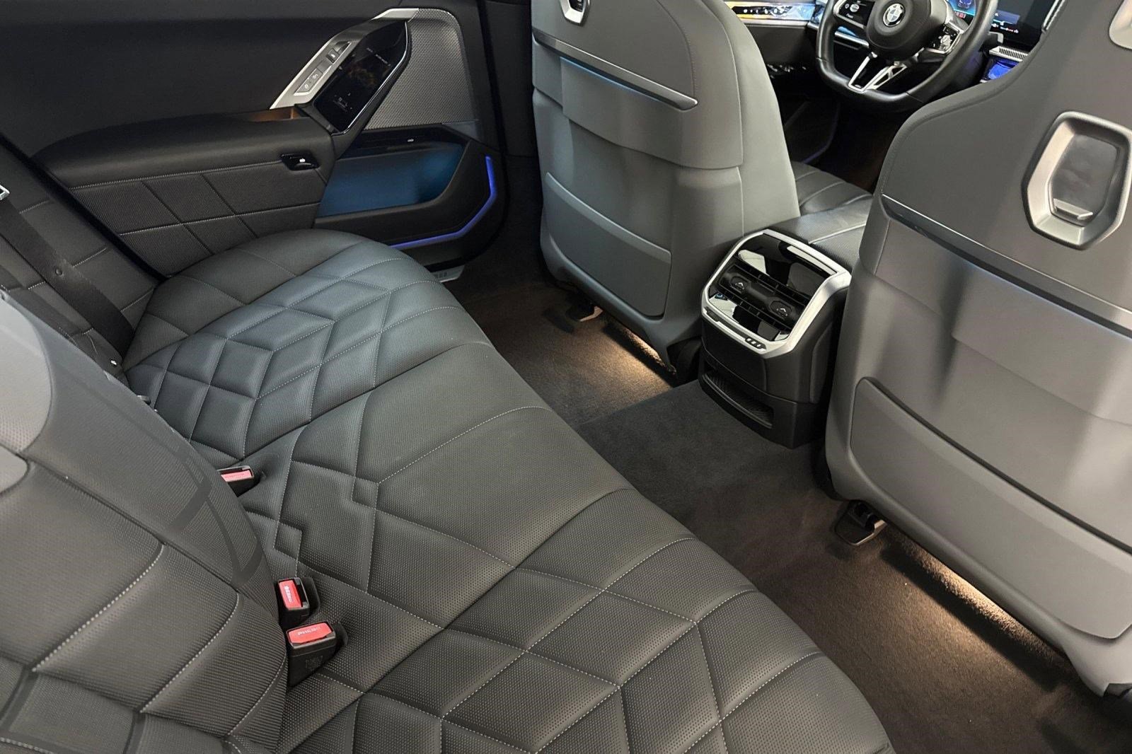 Certified 2023 BMW 740i w/ Parking Assistance Package RWD image 32