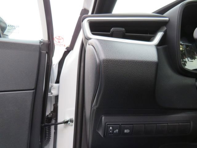 Certified 2026 Toyota Corolla SE image 32