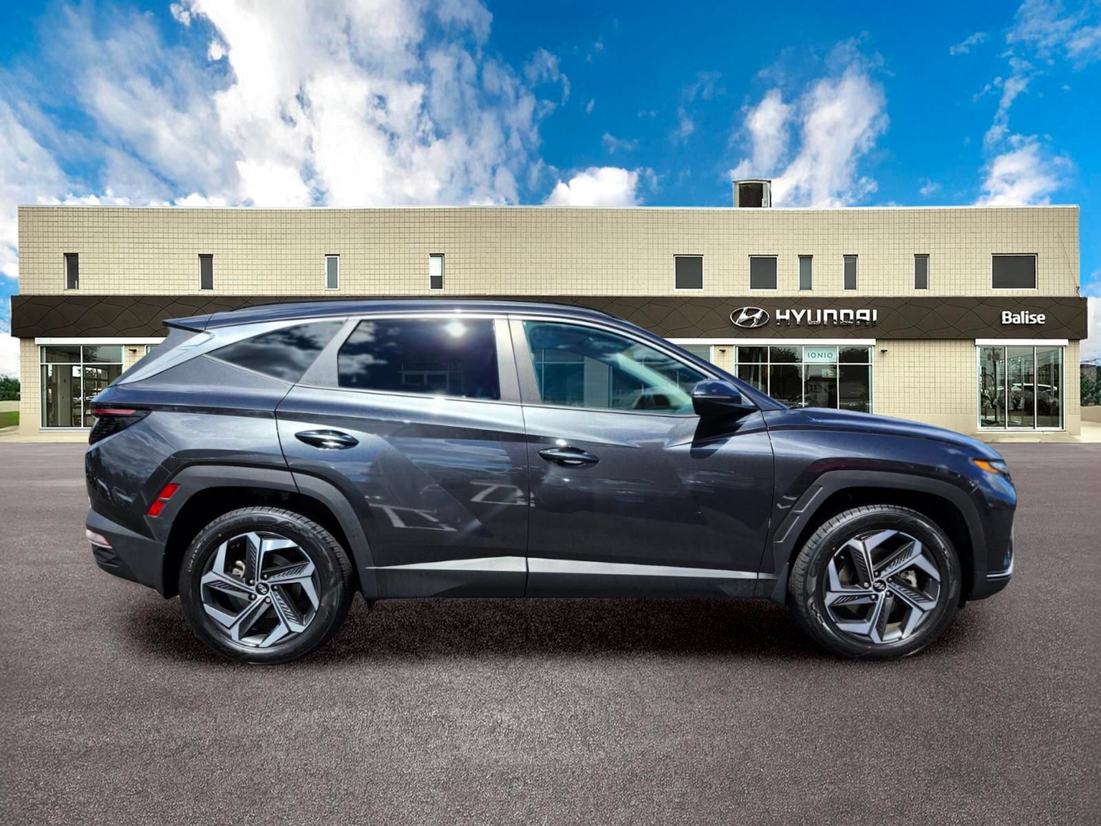 Certified 2023 Hyundai Tucson SEL w/ Convenience Package AWD/4WD image 2
