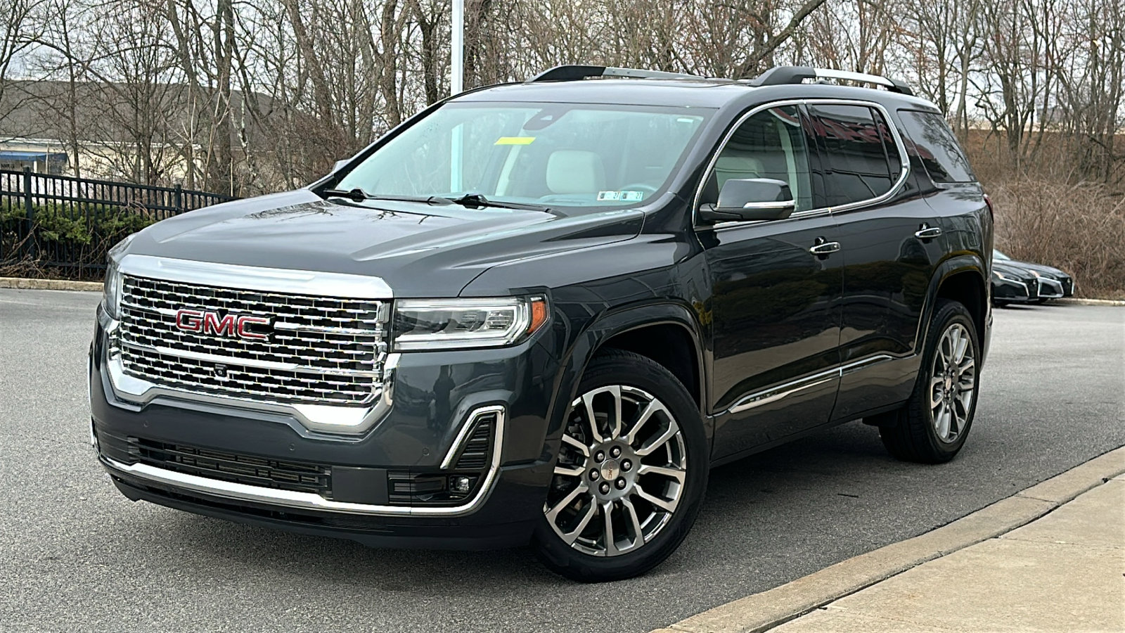 Used 2021 GMC Acadia Denali w/ Denali Ultimate Package image 1