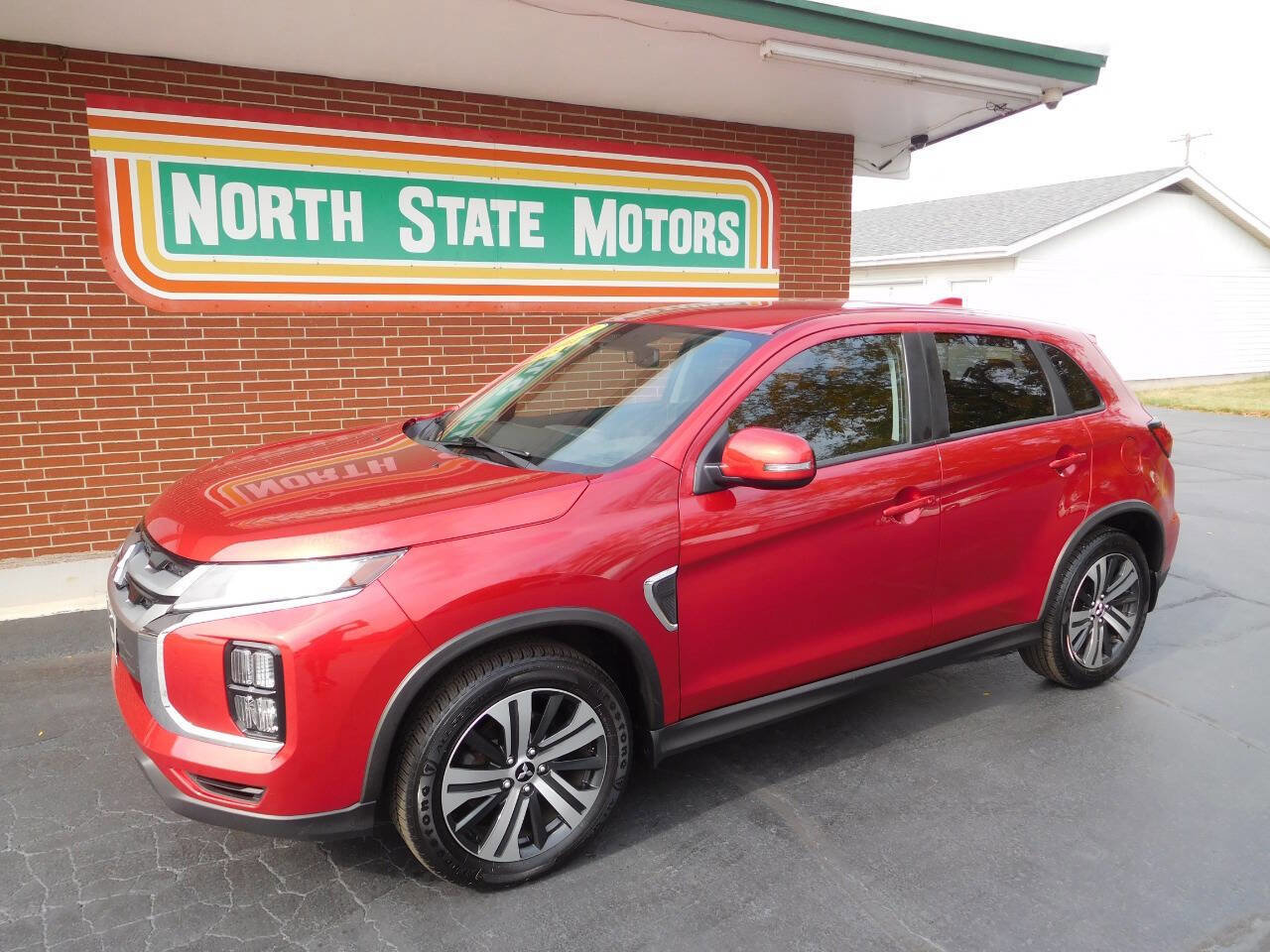 Used 2020 Mitsubishi Outlander Sport SE image 1