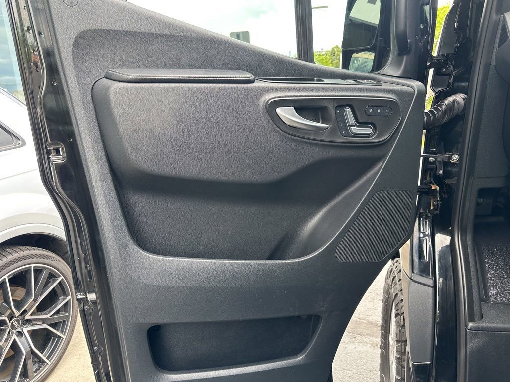 Used 2022 Mercedes-Benz Sprinter 2500 image 17