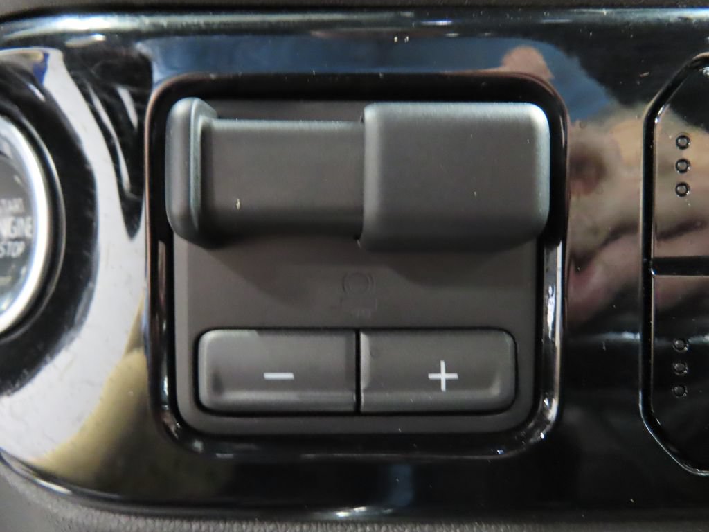 Used 2025 Chevrolet Silverado 1500 RST AWD/4WD image 68