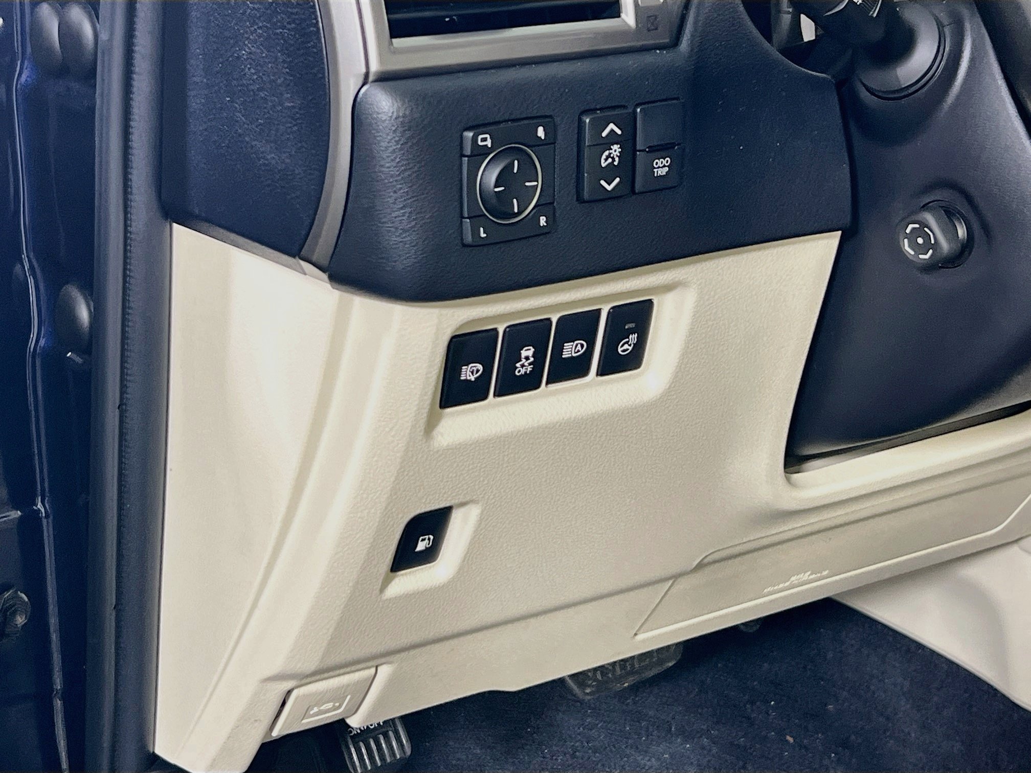Used 2022 Lexus GX 460 Premium w/ Premium Package AWD/4WD image 10