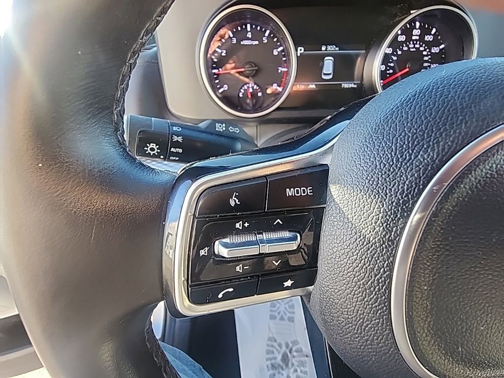 Used 2023 Kia Carnival LX image 15