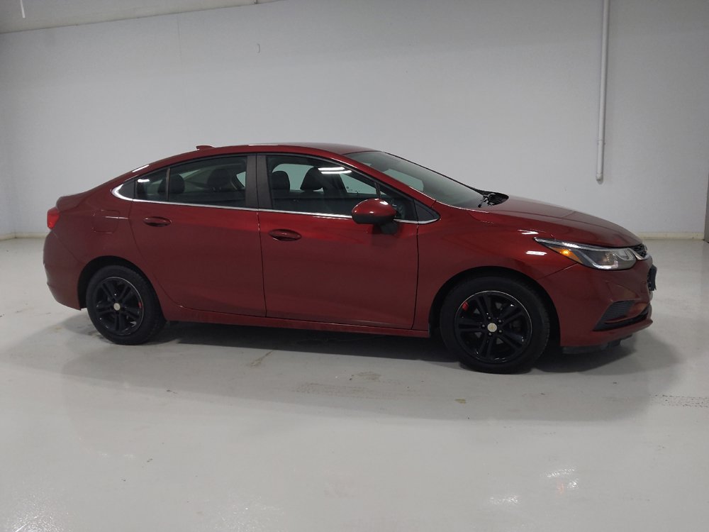 Used 2018 Chevrolet Cruze LT FWD image 11
