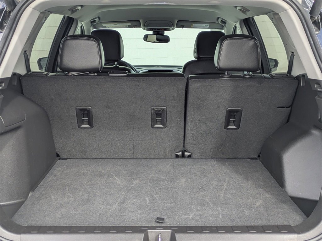 Used 2024 GMC Terrain SLT image 30