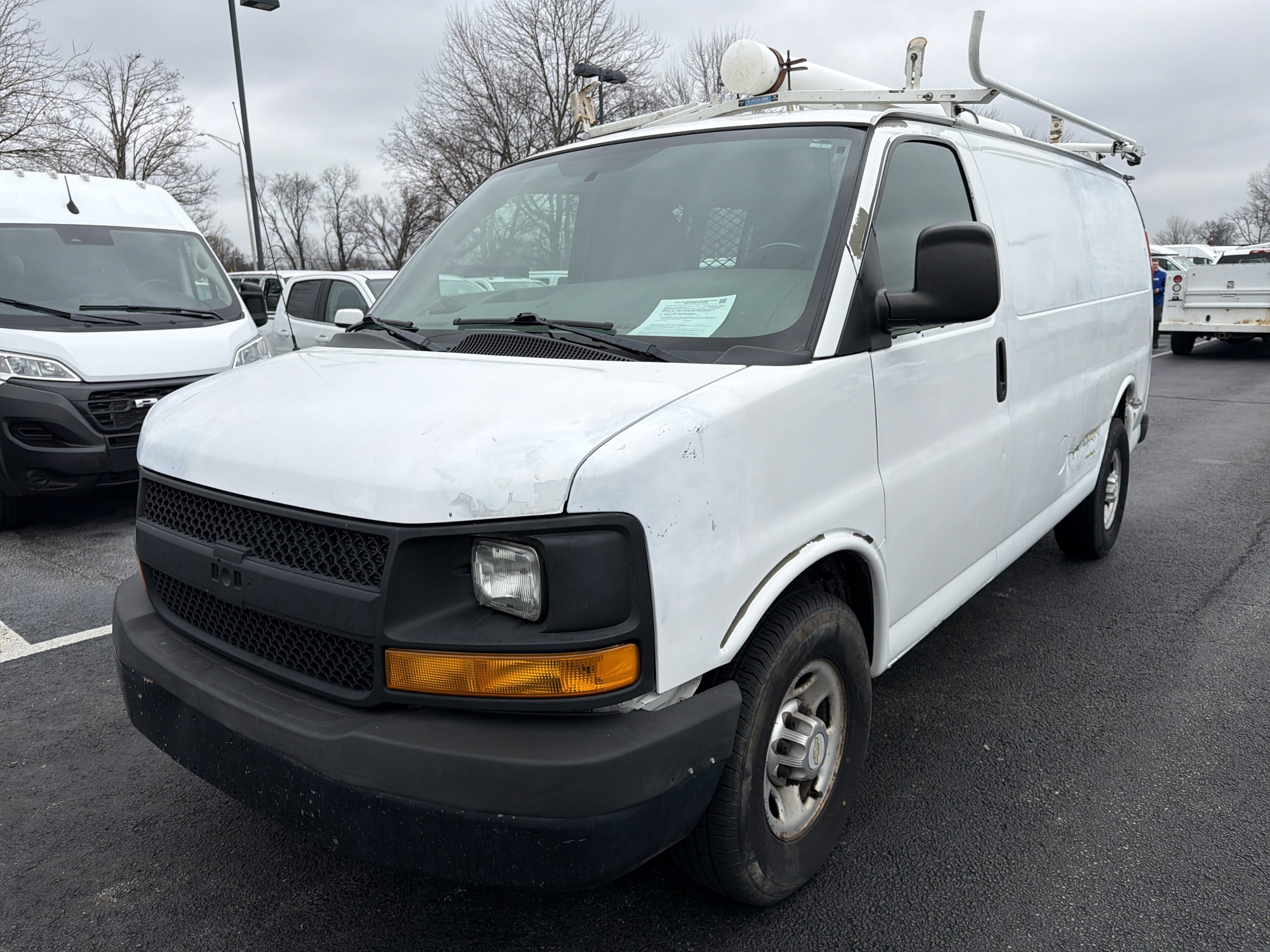Used 2011 Chevrolet Express 2500 image 4