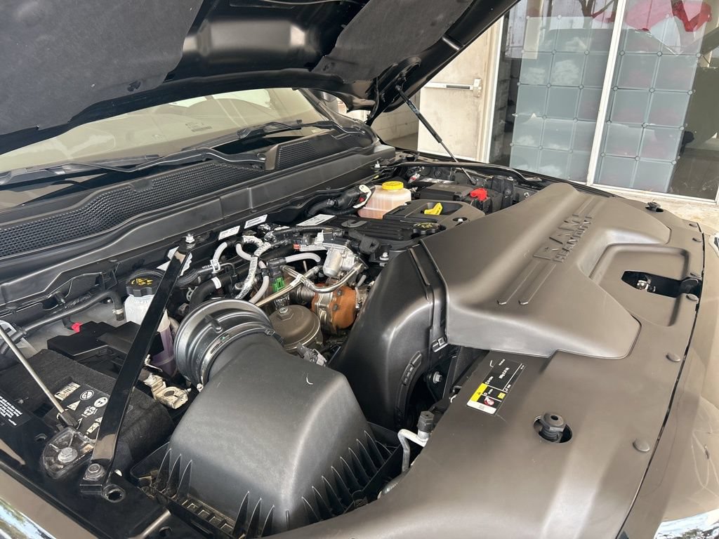 Used 2025 RAM 2500 Limited AWD/4WD image 16