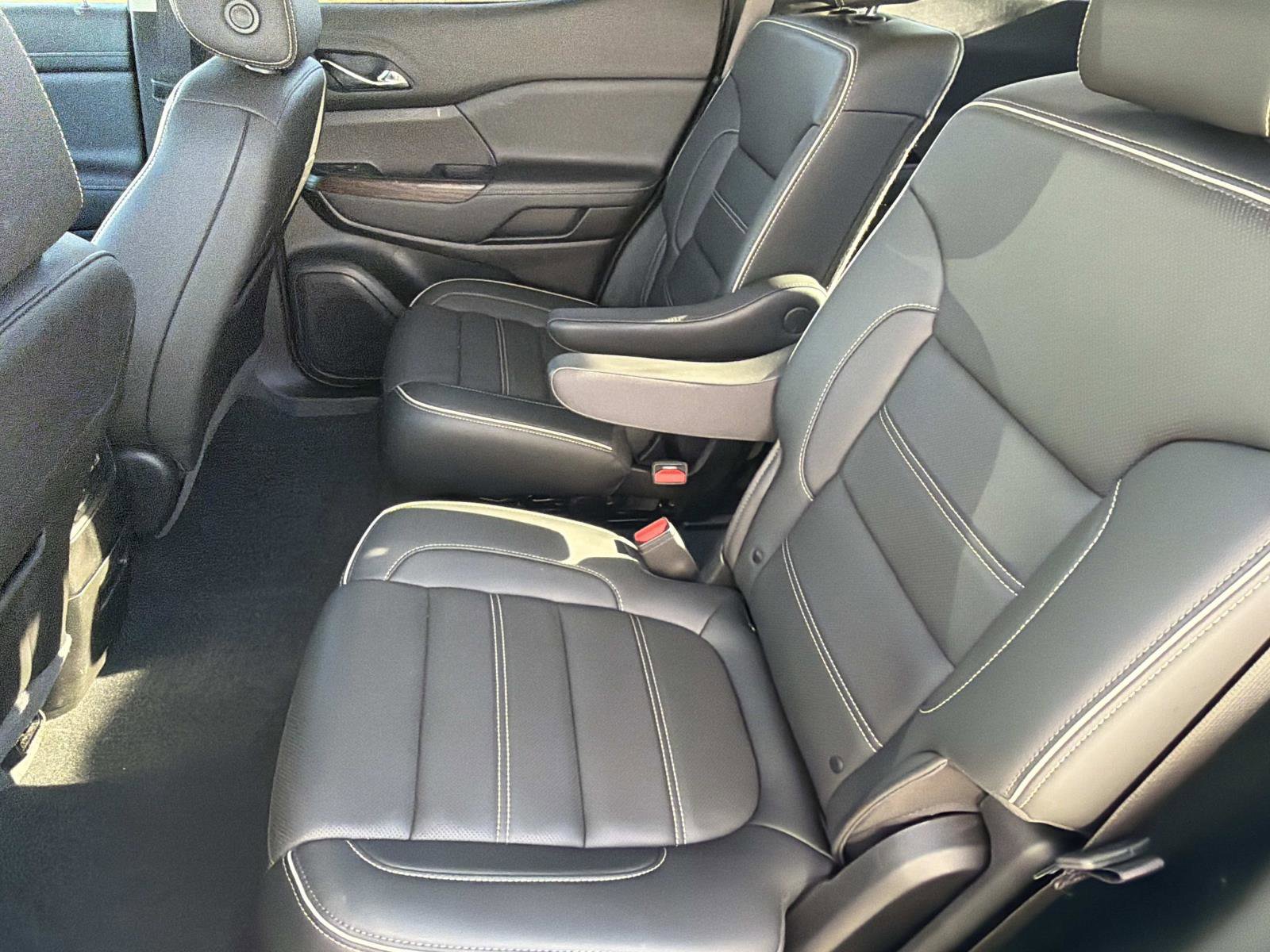 Used 2023 GMC Acadia Denali w/ Denali Ultimate Package image 14