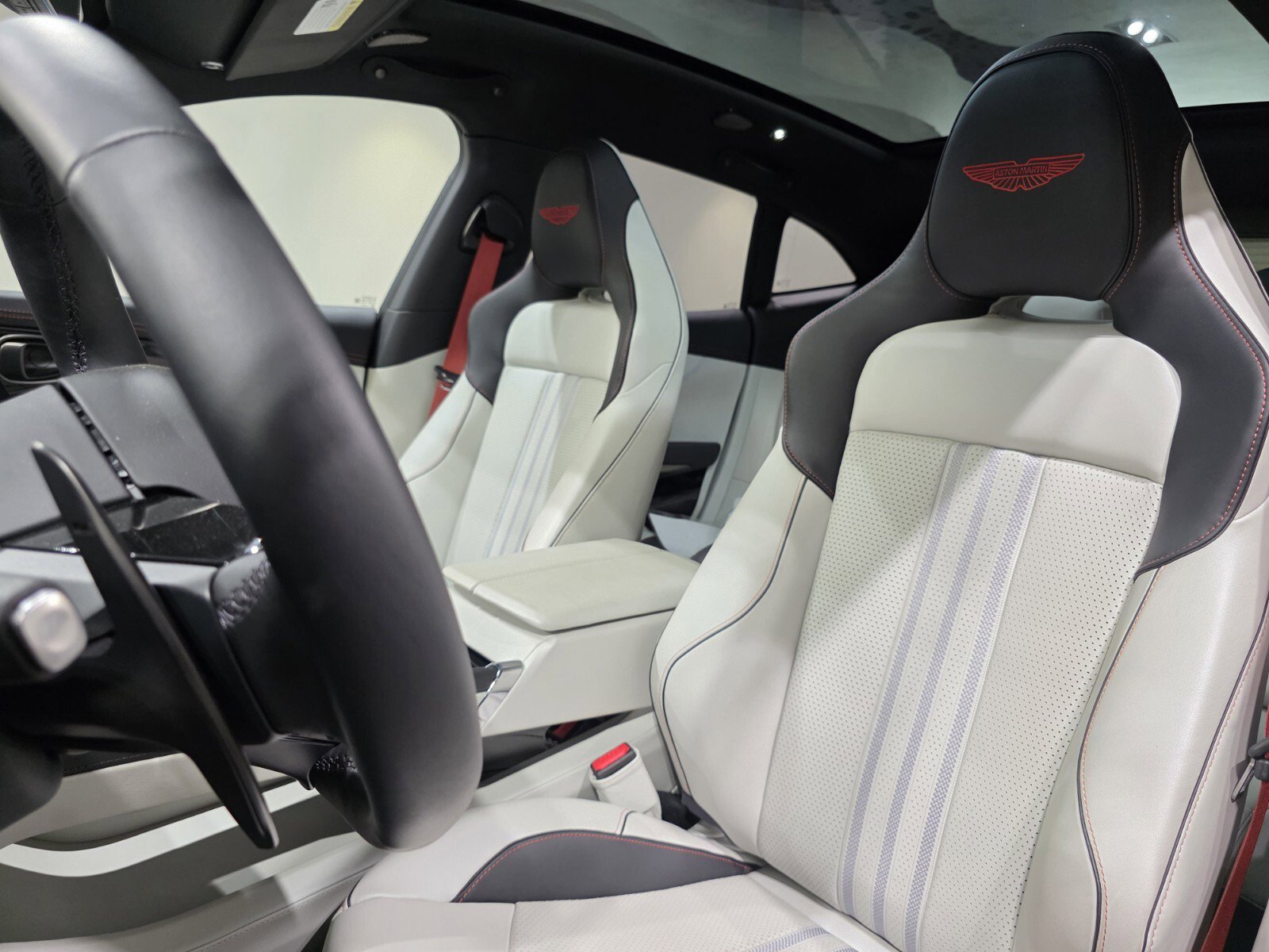 New 2025 Aston Martin DBX 707 image 12