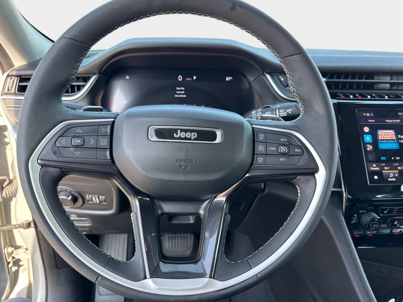 Certified 2023 Jeep Grand Cherokee L Laredo w/ Luxury Tech Group I AWD/4WD image 27