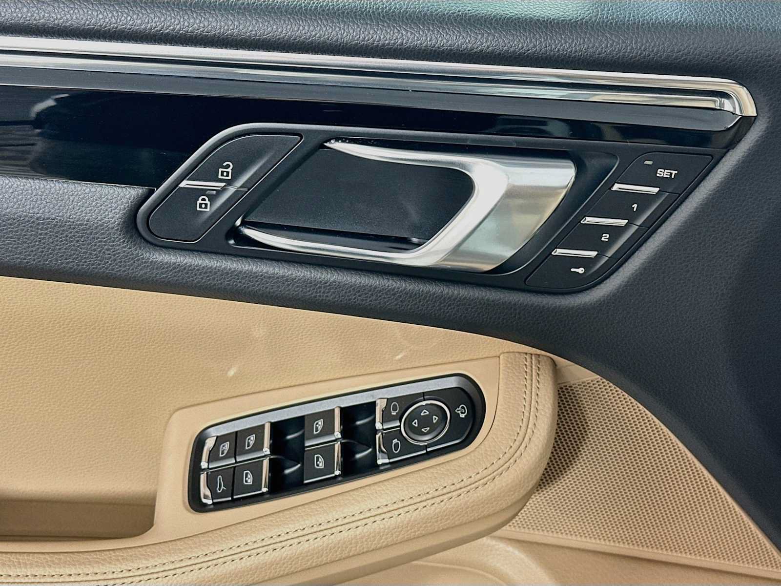Certified 2026 Porsche Macan S AWD/4WD image 11