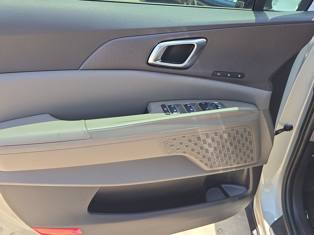 New 2027 Kia Carnival SX FWD image 18