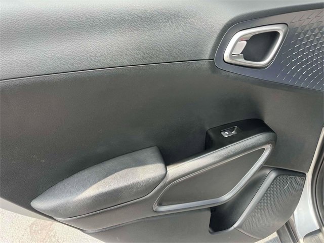 Used 2023 Kia Soul EX image 17