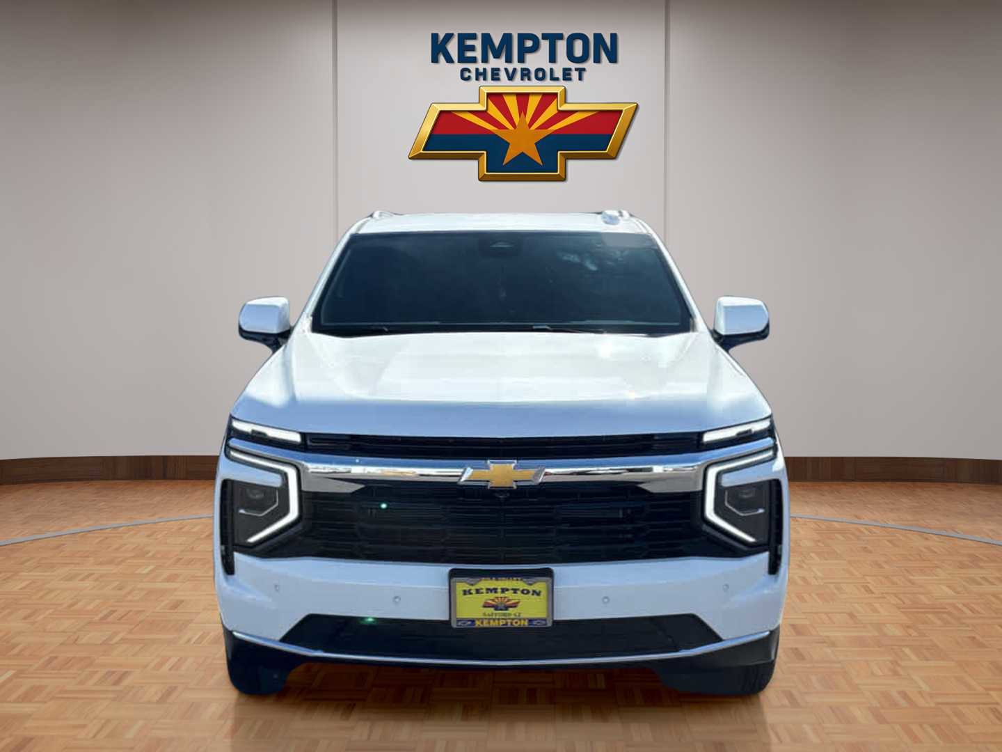 Used 2025 Chevrolet Suburban LS RWD image 1