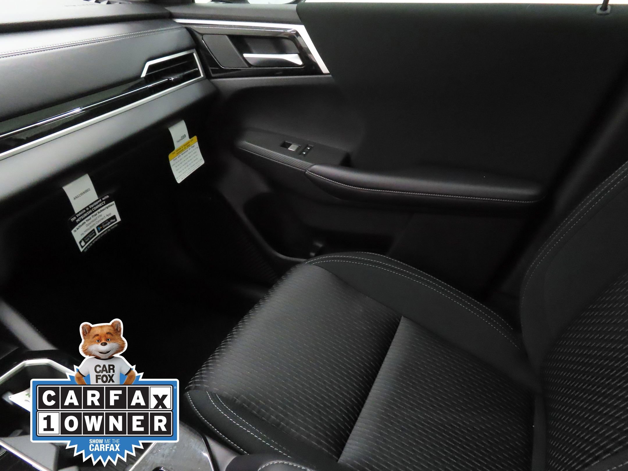 Used 2025 Mitsubishi Outlander ES image 16