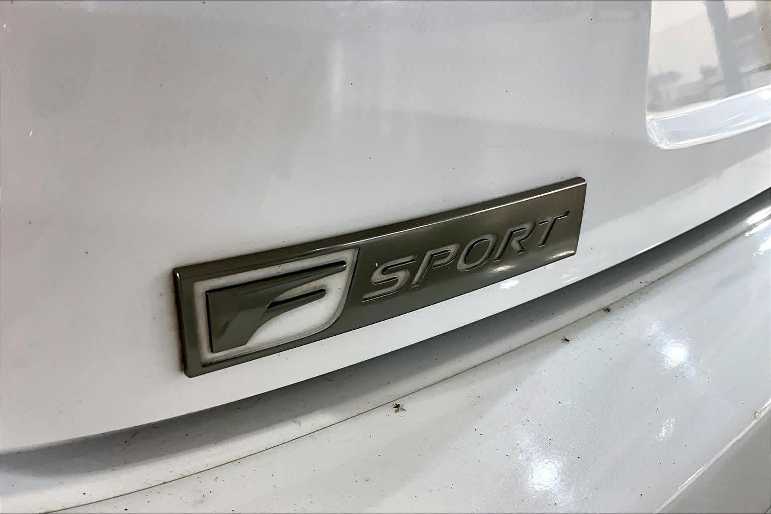 Used 2016 Lexus RC 200t RWD image 9