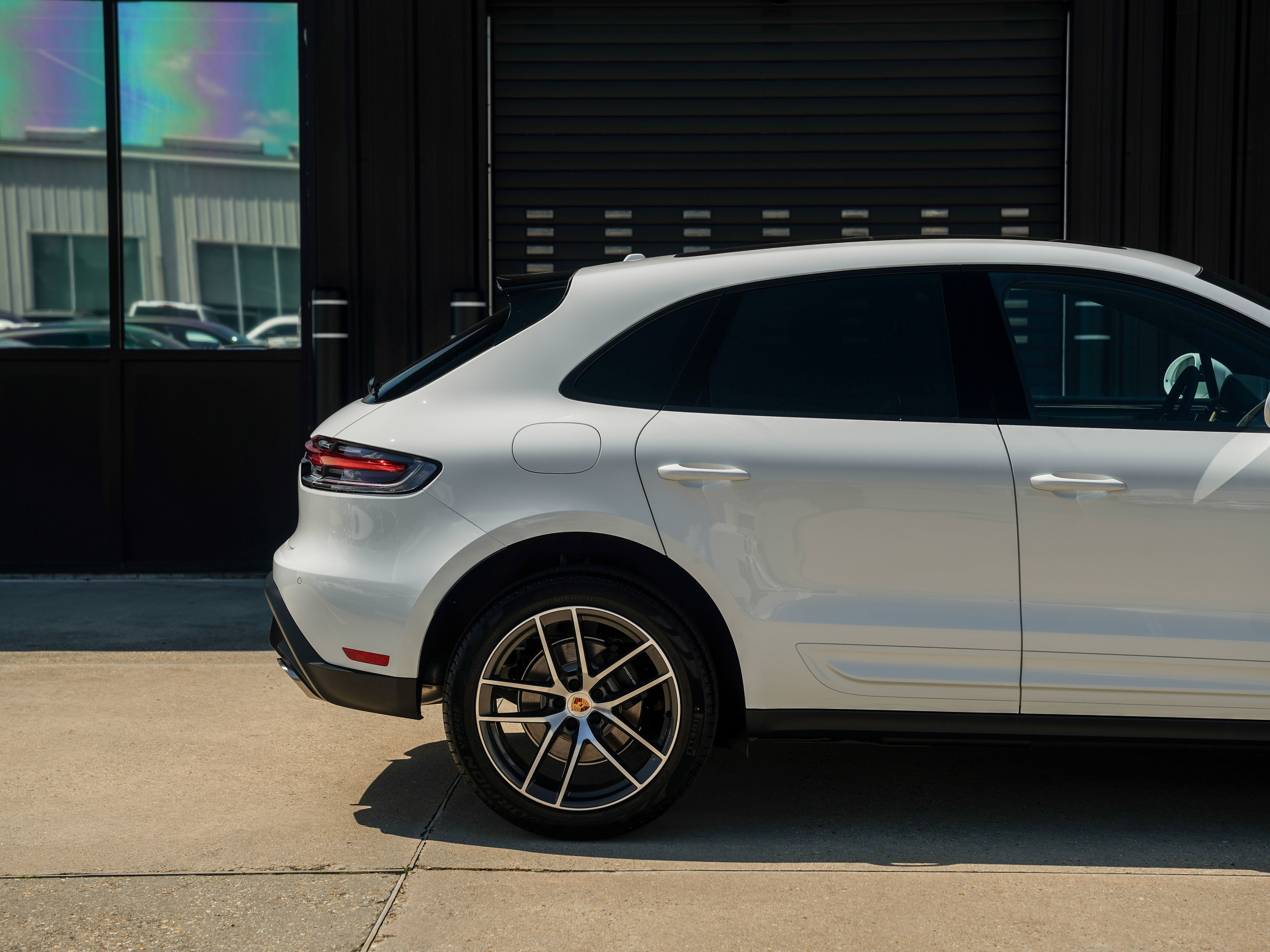 Certified 2025 Porsche Macan image 14