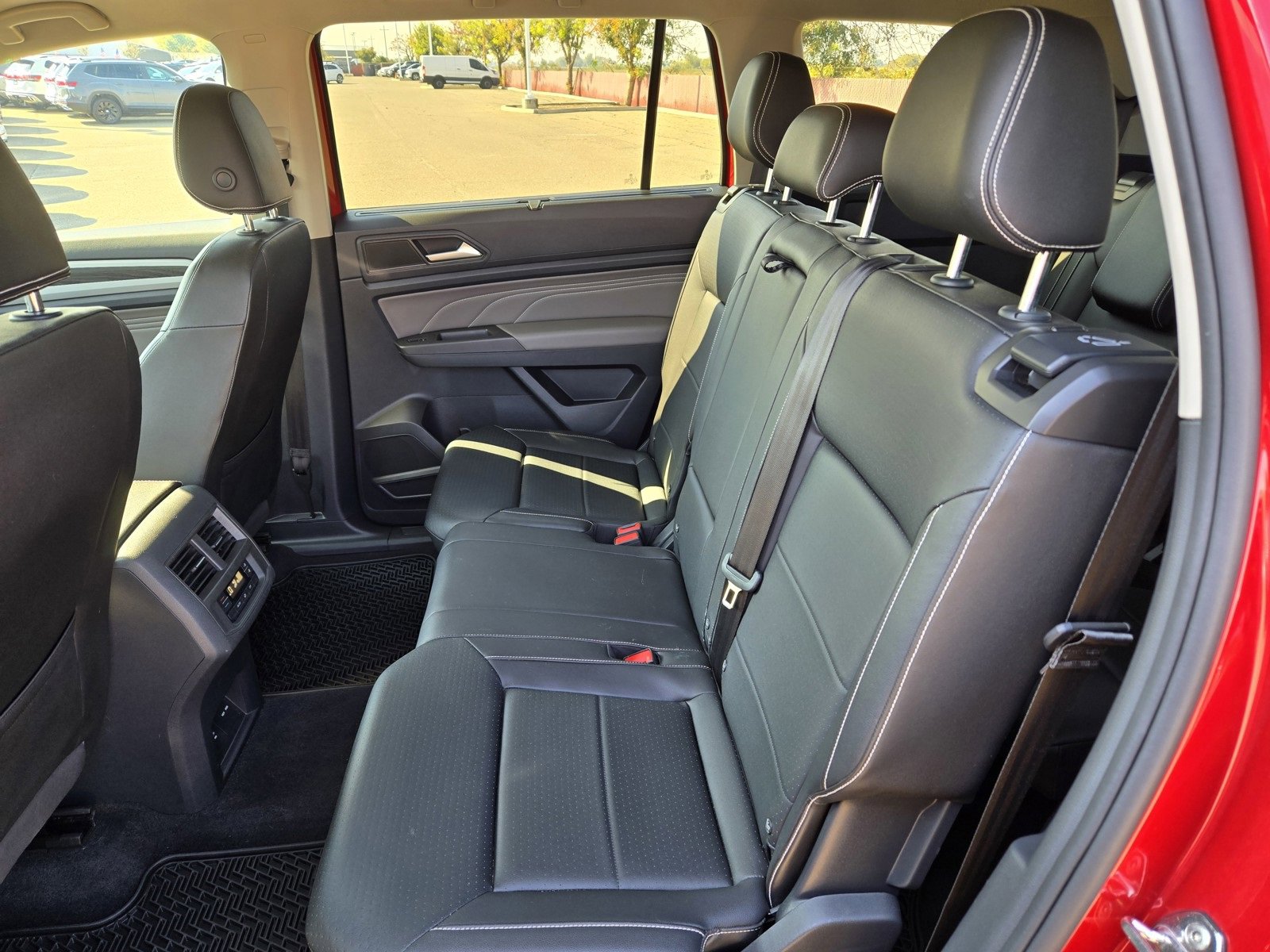 Used 2023 Volkswagen Atlas SE image 9