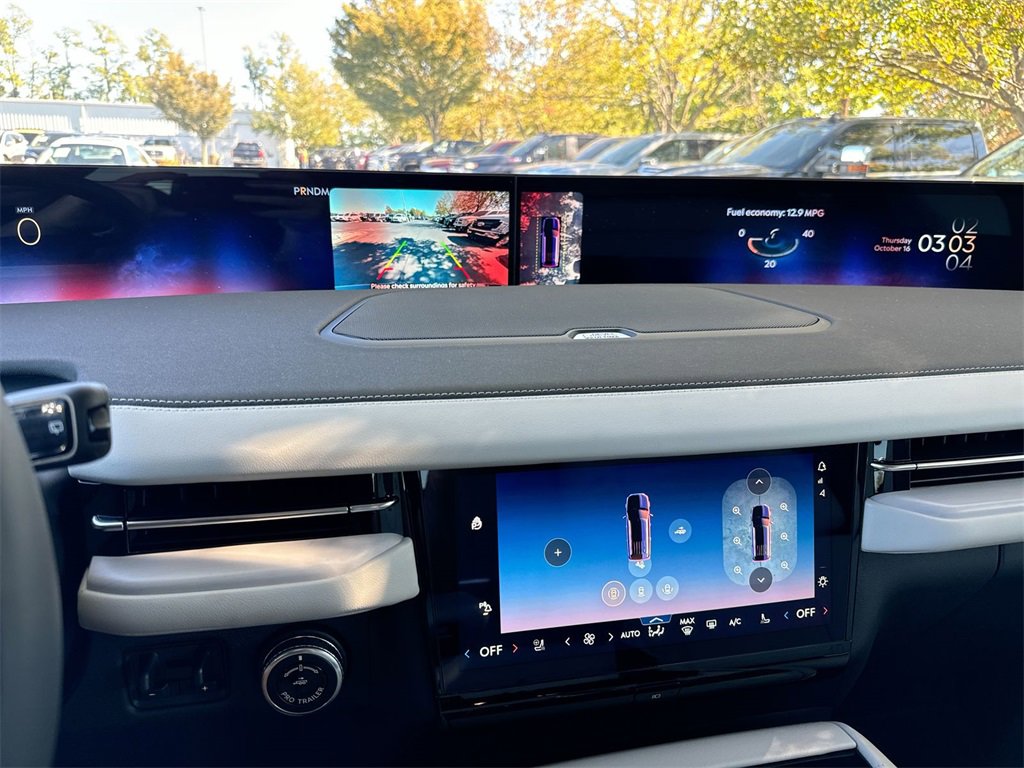 New 2025 Lincoln Navigator L Reserve image 14