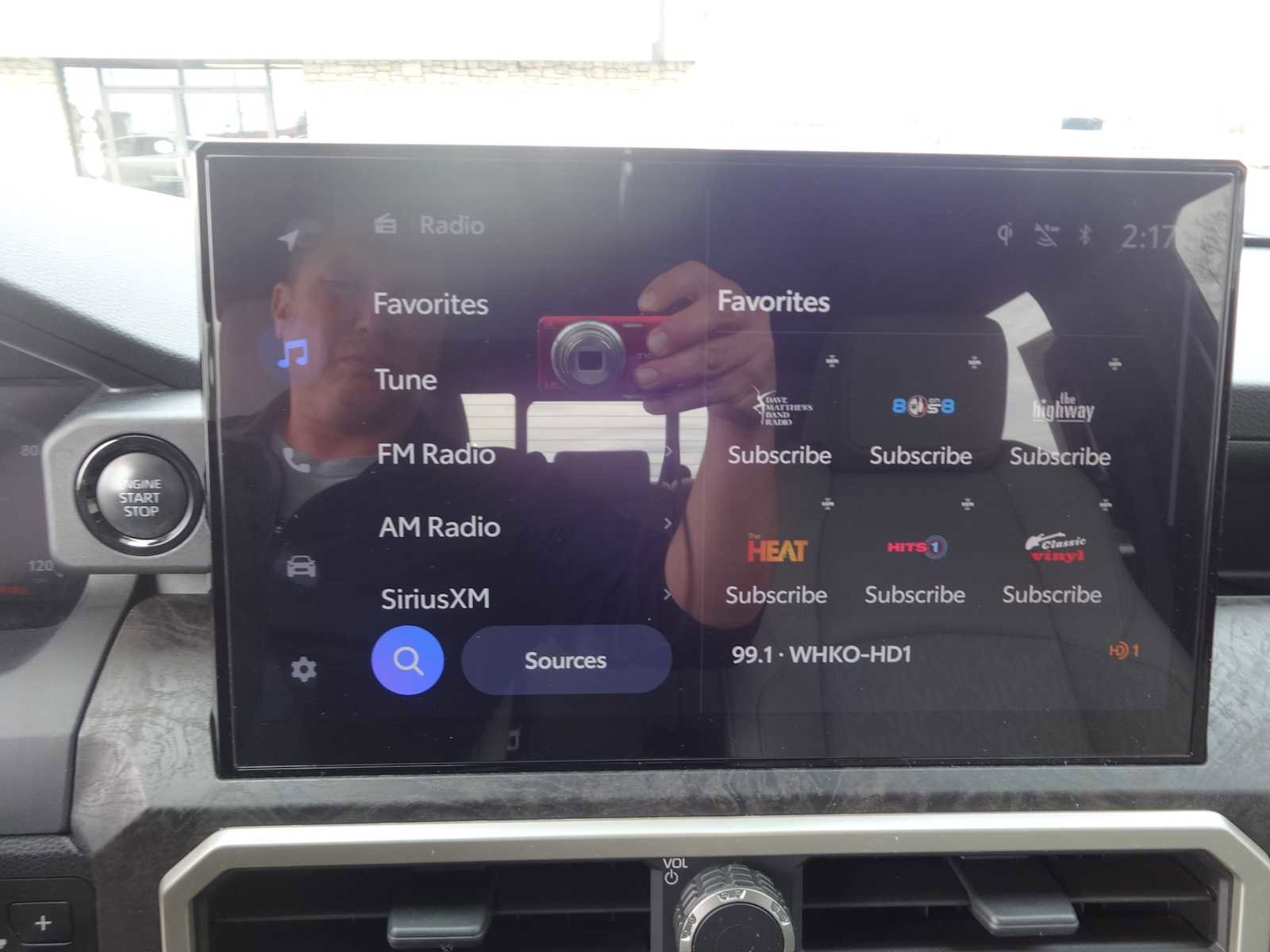 Used 2024 Toyota Tacoma Limited w/ Limited Package (LT) image 30