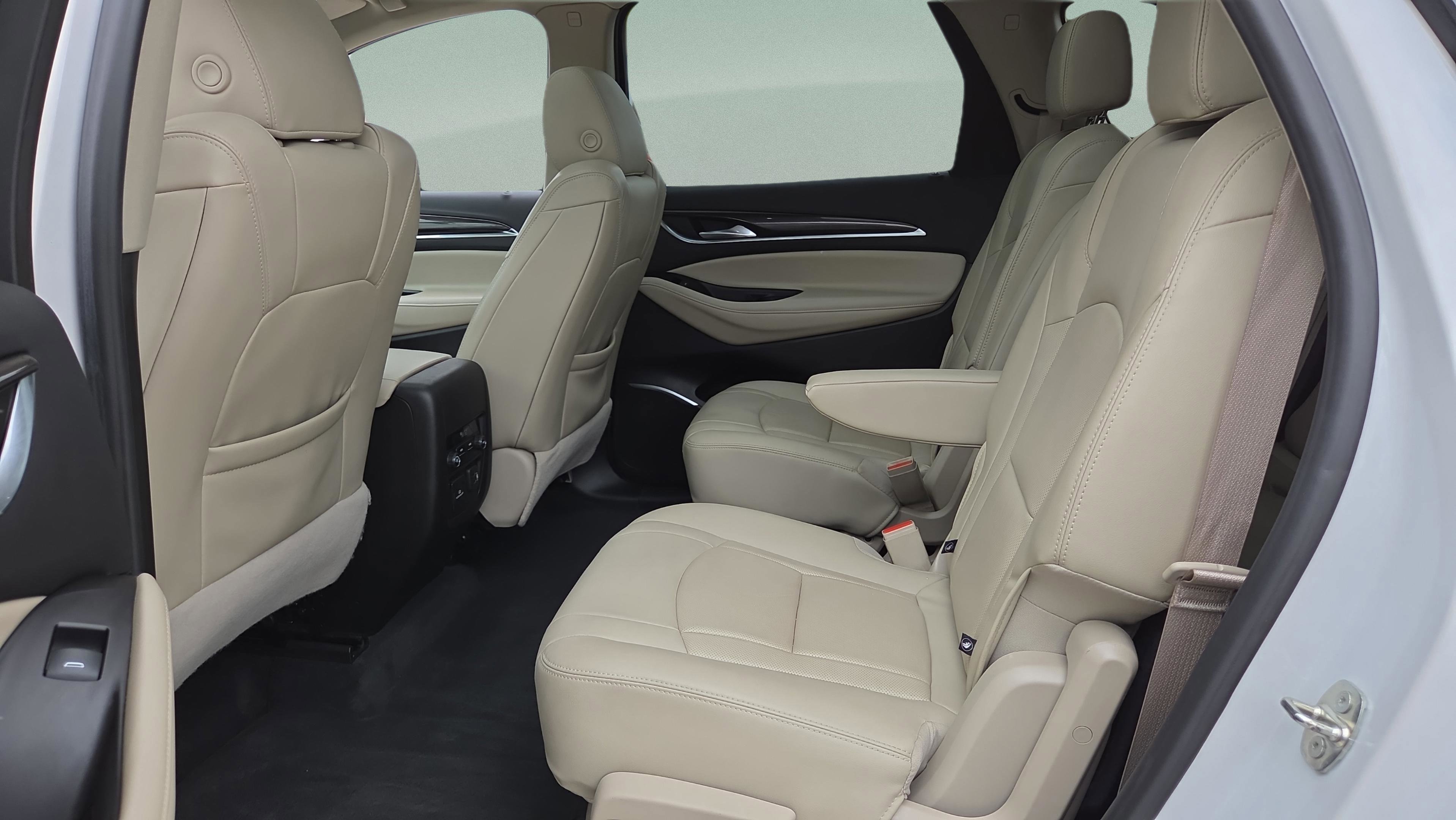 Used 2019 Buick Enclave Essence FWD image 11