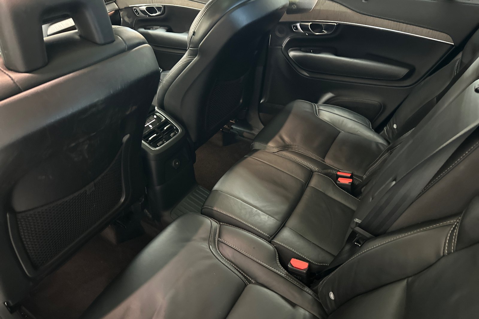 Used 2022 Volvo XC90 T8 Inscription w/ Advanced Package AWD/4WD image 4